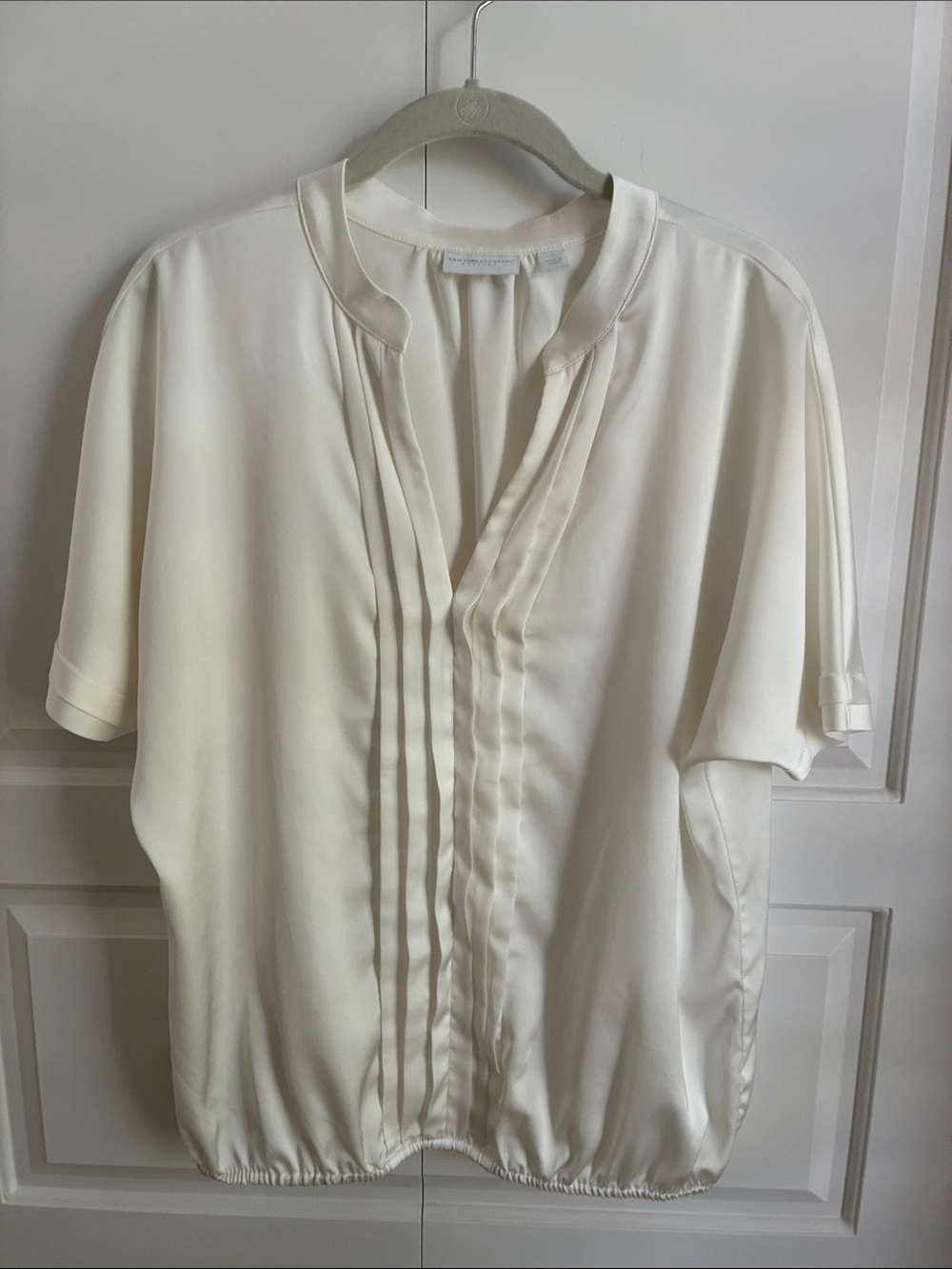 New York & Company Ivory Pleated Front Short-Sleeve Silky Blouson Top- Med